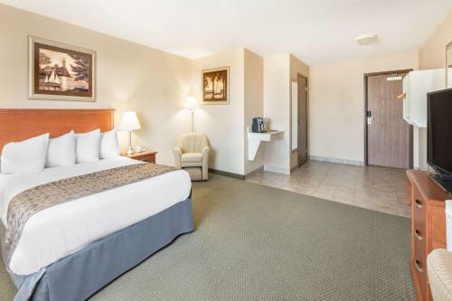 Hotel Ramada Inn & Suites