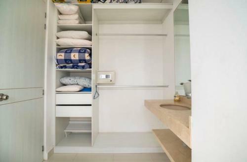 Apartamento En Cove�as Con Excelentes Comodidades.