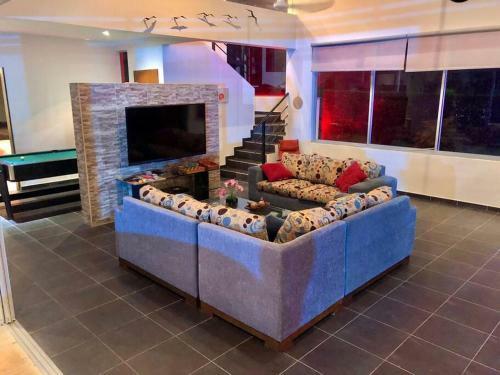 Villa Luxury Home By C&a