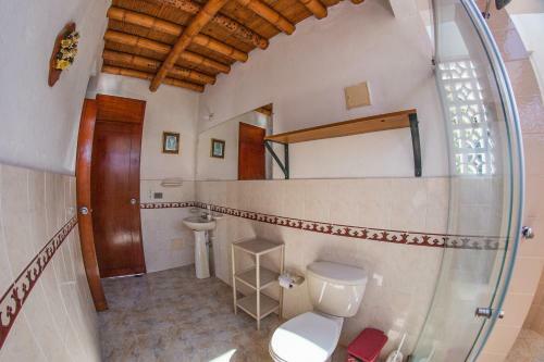 Hermosa Casa Con Piscina En Carmen De Apical�