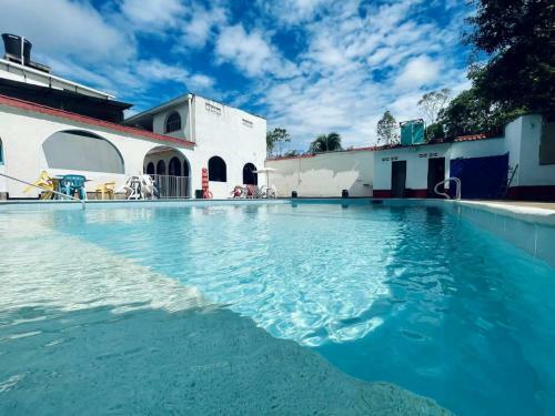 Hotel Girasol