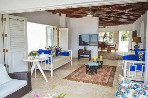 Villa En Bar� Con Playa Privada 6br