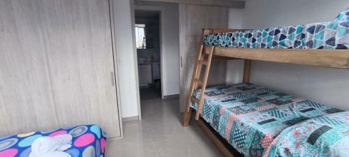 Apartamento Al Lado Centro Comercial Fabricato. Medellin