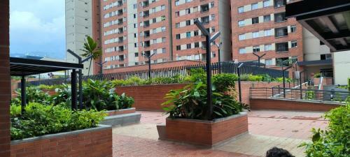 Apartamento Al Lado Centro Comercial Fabricato. Medellin