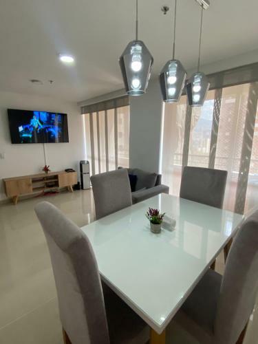 Hermoso, Moderno Y Confortable Apartamento.