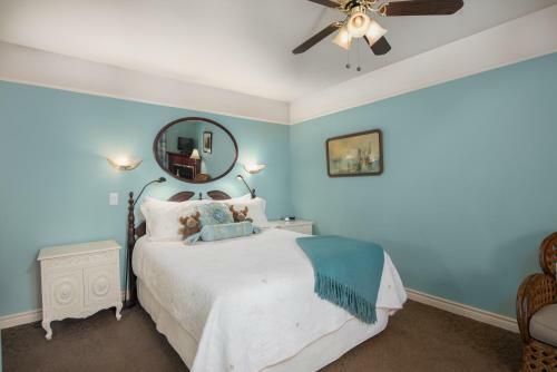 Bed & Breakfast O Canada House