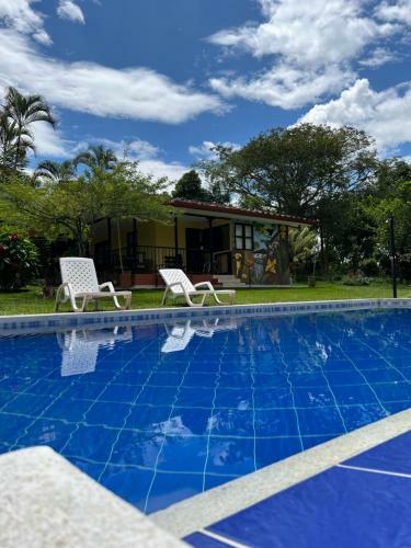 Charming Nature House/ Finca Tradicional Cafetera