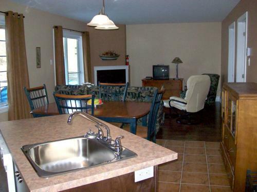 Aparthotel Condos Le Relais St-c�me