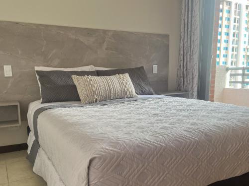 Apartamento Secure 3-br In South Cali Pool & Pet-friendly