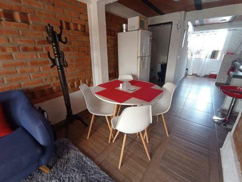 Apartamento Cerca Al Centro Con Parqueo Gratis - 2 Habitaciones