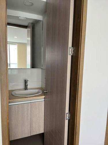 Apartamento Apto Comodo En UNA Excelente Ubicaci�n