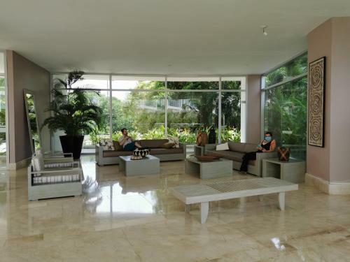 Apartamento En La Playa Con Terraza Y 4 Piscinas
