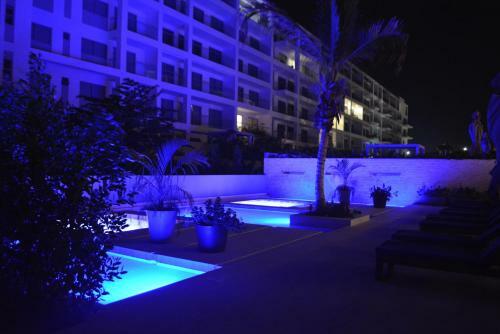 Apartamento Luxury Apt Beachfront 2br2bth Stunning Amenities