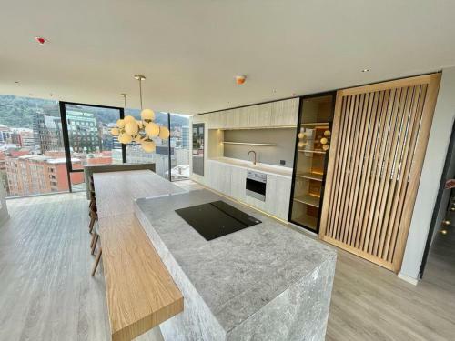 Icon 100 Luxury Apartasuites