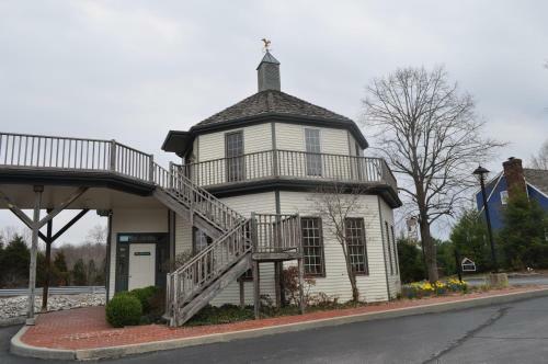 Century Suites Hotel