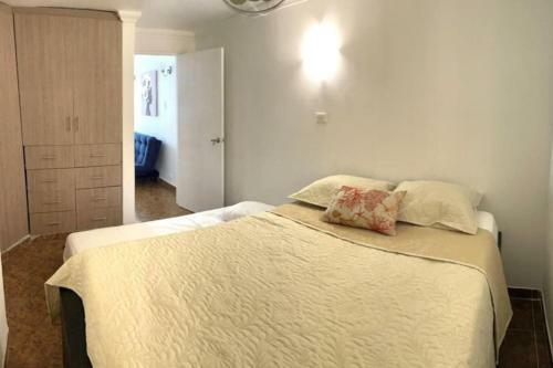 Apartamento C�modo Apto Zona Hist�rica Cgena