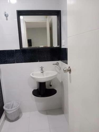 Hotel Bm-17 Cerca Al Mar Con Aire Acondicionada Y Wifi