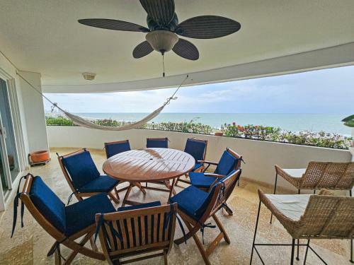 Apartamento Beachfront Apt With Stunning View - The Martini
