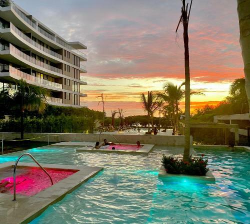 Fantastic Apartment/beach Front Luxury