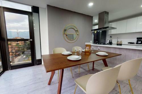 Amplio Apartamento De 2 Hab Con Excelente Vista