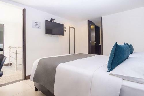 Aw Hotel Serenity Ferial