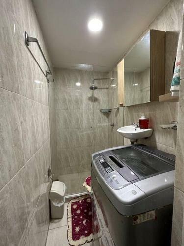 Apartamento C�modo Apto Frente Al Mar, Excelente Ubicaci�n.