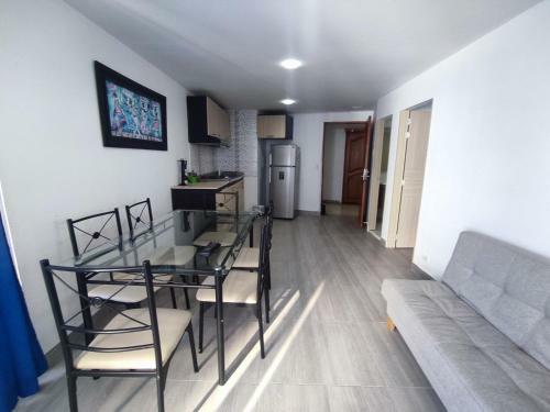 Apartamento Con Balc�n Y Vista Al Mar