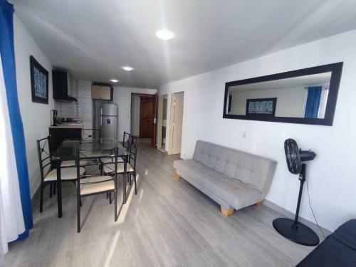 Apartamento Con Balc�n Y Vista Al Mar
