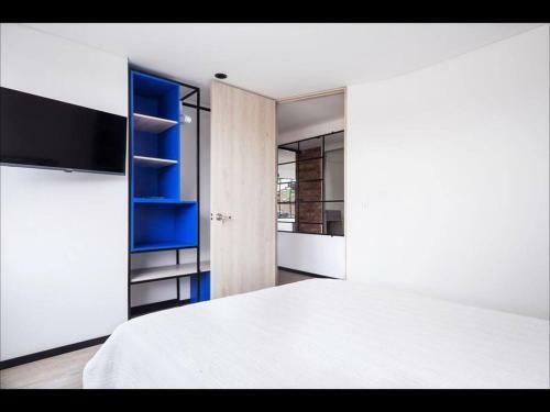 Stunning 2 Bedroom Apartment In A1 Location!