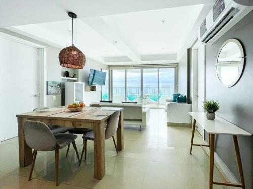 Apartamento 2 Dormitorios Bocagrande. Vista Mar