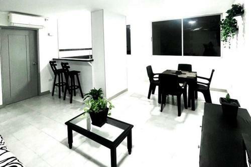 Apartamento Edificio Los Delfines Bocagrande , Ubicaci�n Y Precio