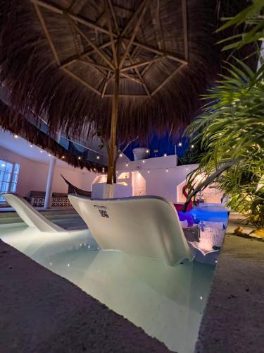 Villa Hermosa Casa De Playa Con Piscina, Jacuzzi Y Rooftop