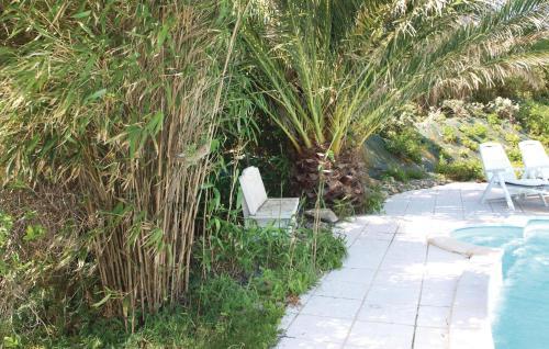 Holiday Home Pleubian 51