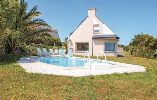 Holiday Home Pleubian 51