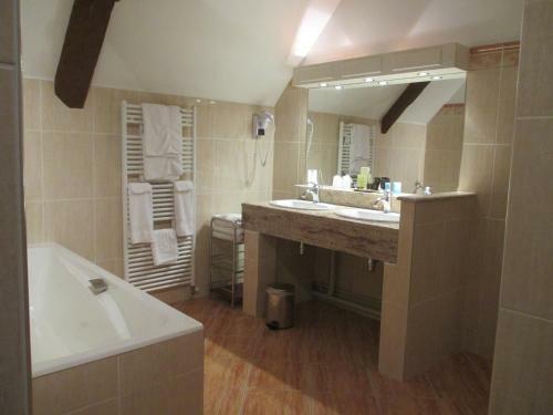 Hotel Hostellerie Du Ch�teau Des Monthairons