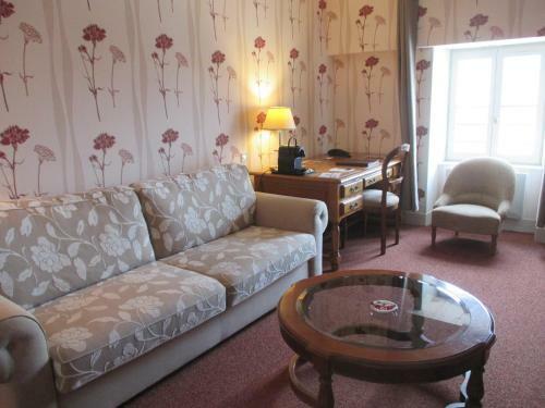 Hotel Hostellerie Du Ch�teau Des Monthairons