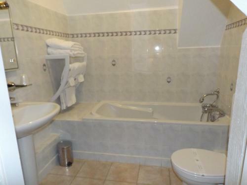 Hotel Hostellerie Du Ch�teau Des Monthairons