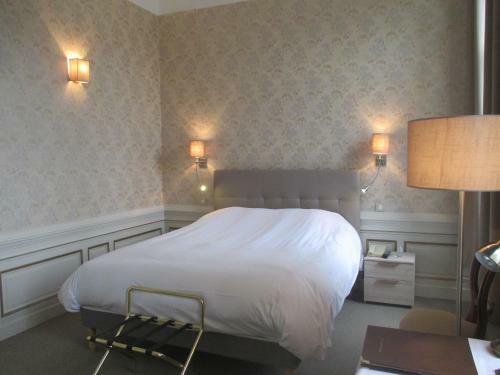 Hotel Hostellerie Du Ch�teau Des Monthairons