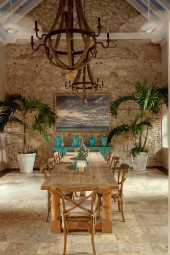 Villa Luxury 10 Br Colonial Mansion