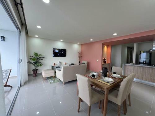 Apartamento New, Spacious And Comfortable 3bd 1500 Sq Foot Ocean View 514