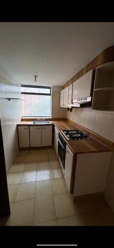 Apartamento Apto Amplio En Chico - Calle 100