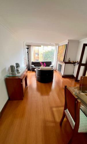 Apartamento Apto Amplio En Chico - Calle 100
