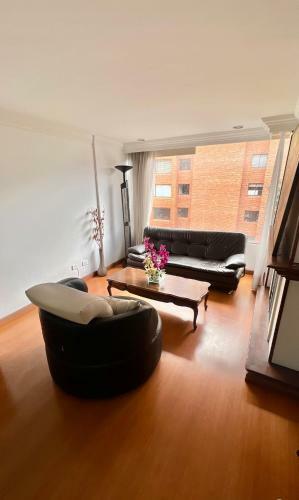 Apartamento Apto Amplio En Chico - Calle 100