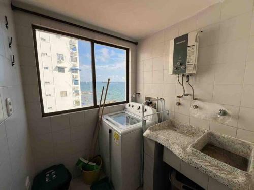 Apartamento Charming Beachfront Apt With Sea View & Pool