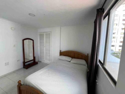 Apartamento Charming Beachfront Apt With Sea View & Pool