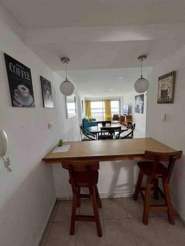 Apartamento Charming Beachfront Apt With Sea View & Pool