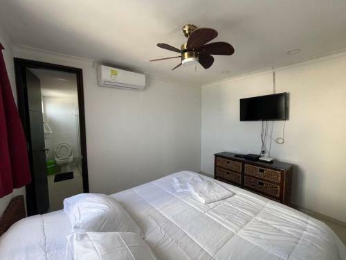 Apartamento Cozy Beachfront Apt Great Views & Pool