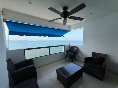 Apartamento Cozy Beachfront Apt Great Views & Pool