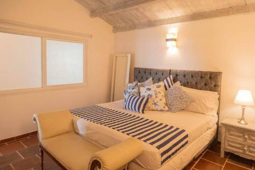 Blue House - Beachfront Luxury House With 8 Bedrooms