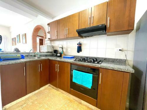 Hermoso Apartamento Con Balc�n Y Vista Al Mar.